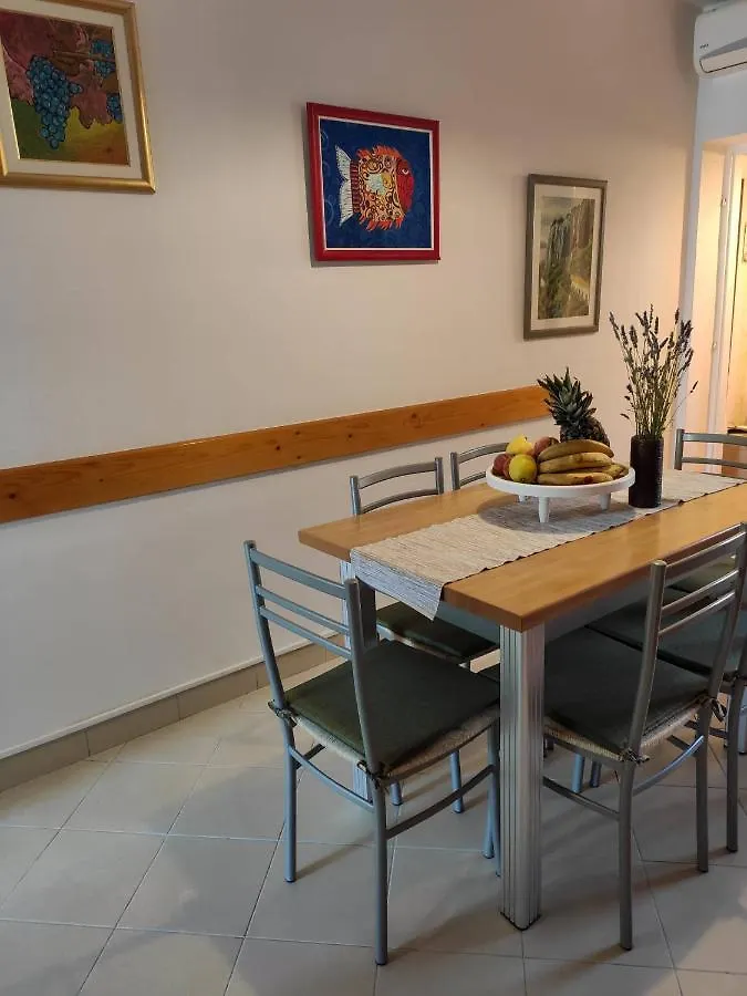 Larus Apartment Split